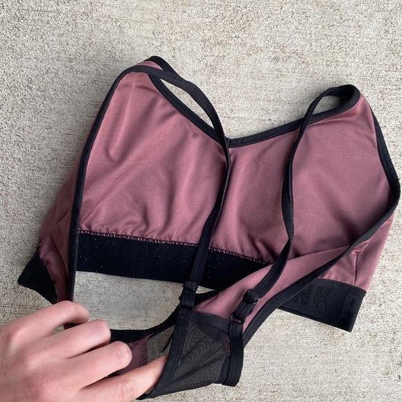 Pink Victoria’s Secret Padded Sports Bra Pink size medium - Picture 5 of 5